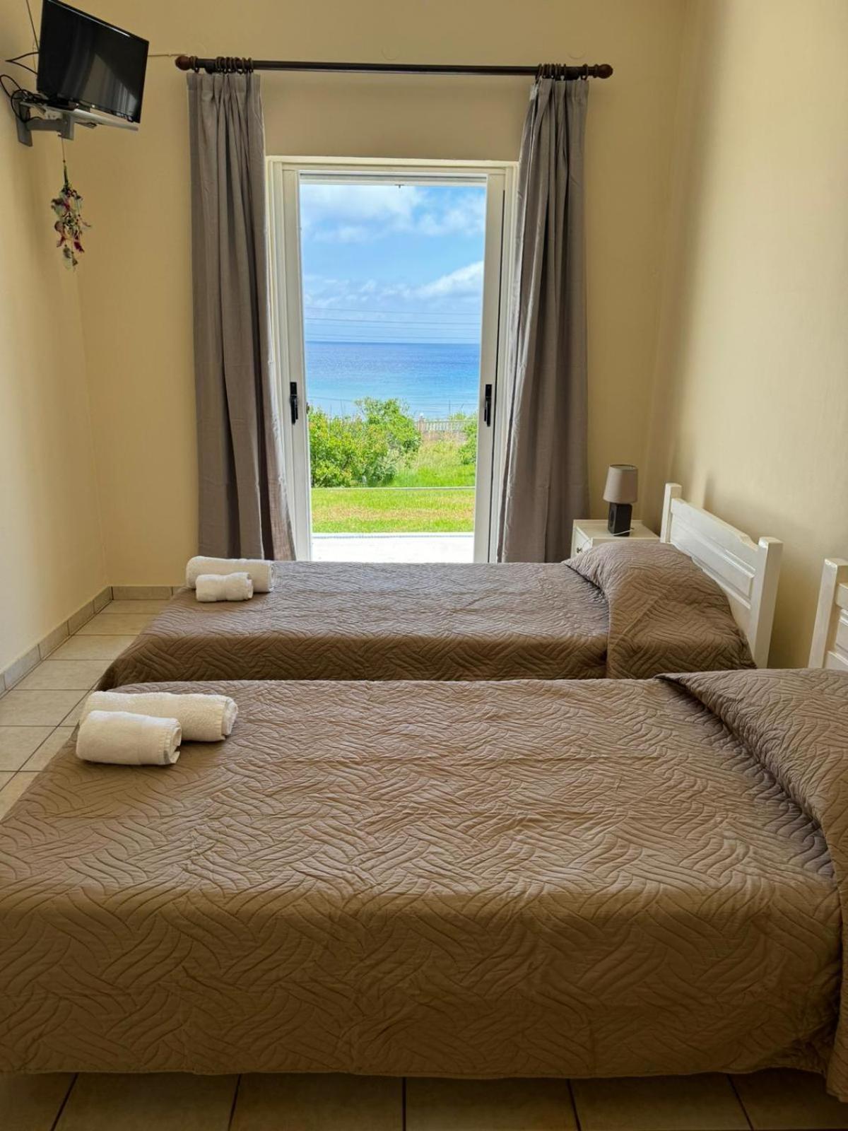 Nisaki Mathraki B&B Zimmer foto